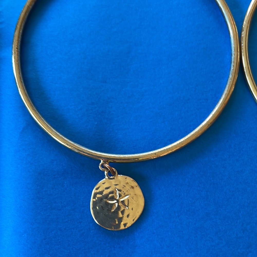 Two Beachy Bracelets - Picture 2 of 5